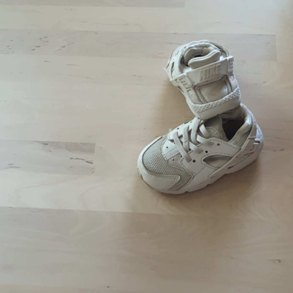Toddler White Nike Huraches